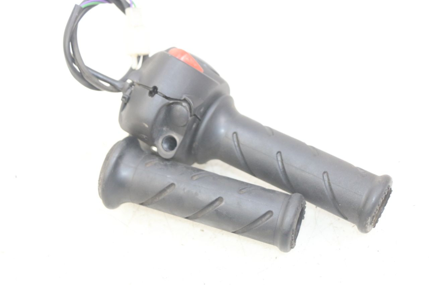 photo de INTERRUPTOR DERECHO PEUGEOT CITYSTAR 2T 50 (2018 - 2021)