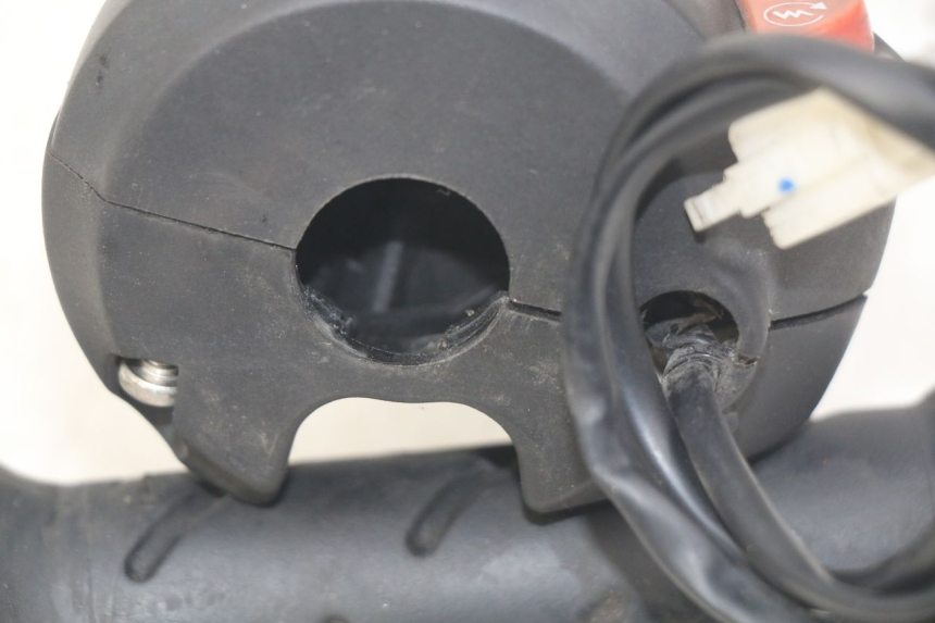 photo de INTERRUPTOR DERECHO PEUGEOT CITYSTAR 2T 50 (2018 - 2021)