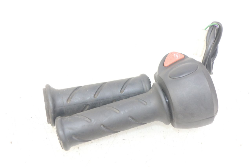 photo de INTERRUPTOR DERECHO PEUGEOT CITYSTAR 2T 50 (2018 - 2021)