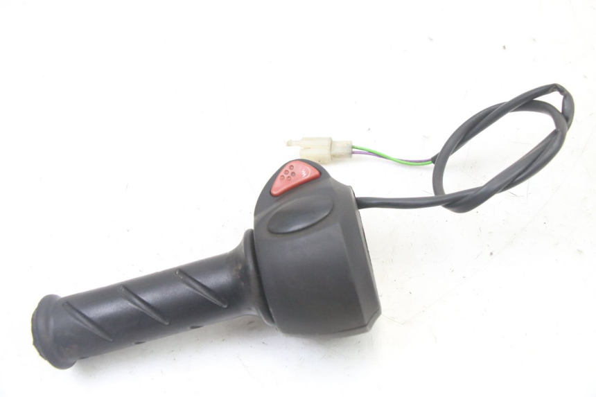 photo de INTERRUPTOR DERECHO PEUGEOT CITYSTAR 2T 50 (2018 - 2021)