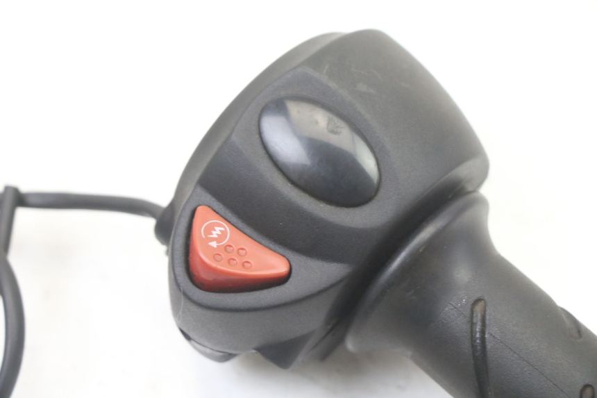 photo de INTERRUPTOR DERECHO PEUGEOT CITYSTAR 2T 50 (2018 - 2021)