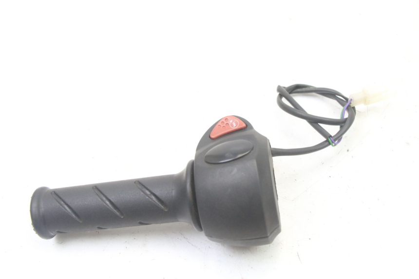 photo de INTERRUPTOR DERECHO PEUGEOT CITYSTAR 2T 50 (2018 - 2021)
