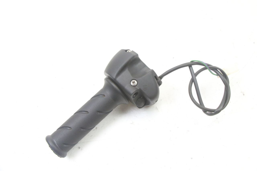 photo de INTERRUPTOR DERECHO PEUGEOT CITYSTAR 2T 50 (2018 - 2021)