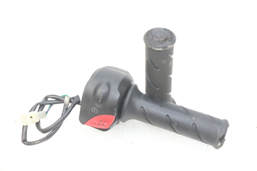 photo de INTERRUPTOR DERECHO PEUGEOT LUDIX 50 (2008 - 2017)