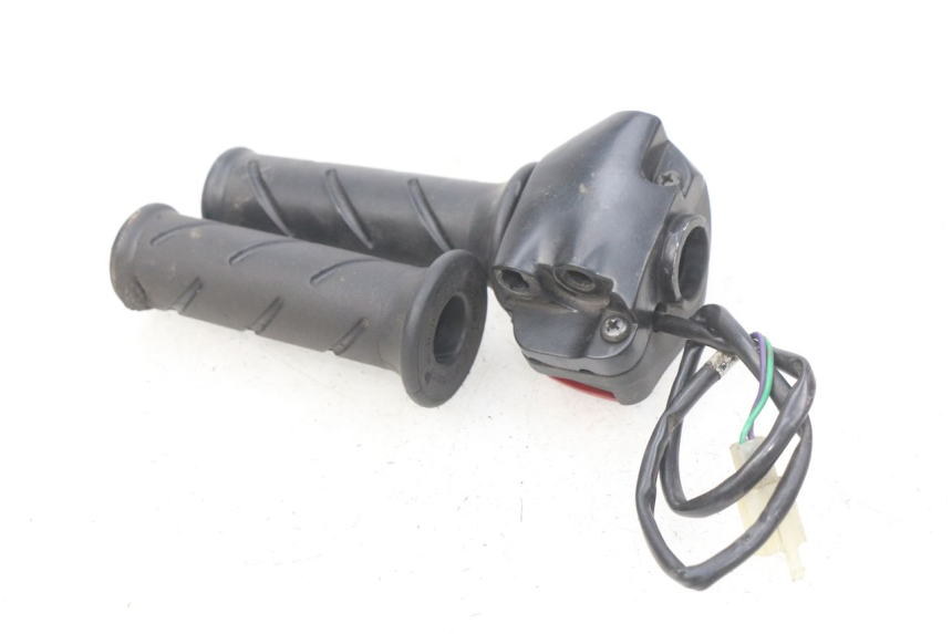 photo de INTERRUPTOR DERECHO PEUGEOT LUDIX 50 (2008 - 2017)
