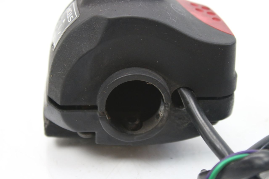 photo de INTERRUPTOR DERECHO PEUGEOT LUDIX 50 (2008 - 2017)