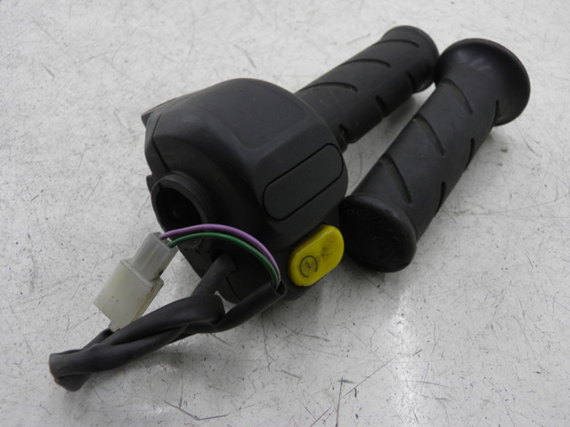 photo de INTERRUPTOR DERECHO PEUGEOT LUDIX 50 (2008 - 2017)