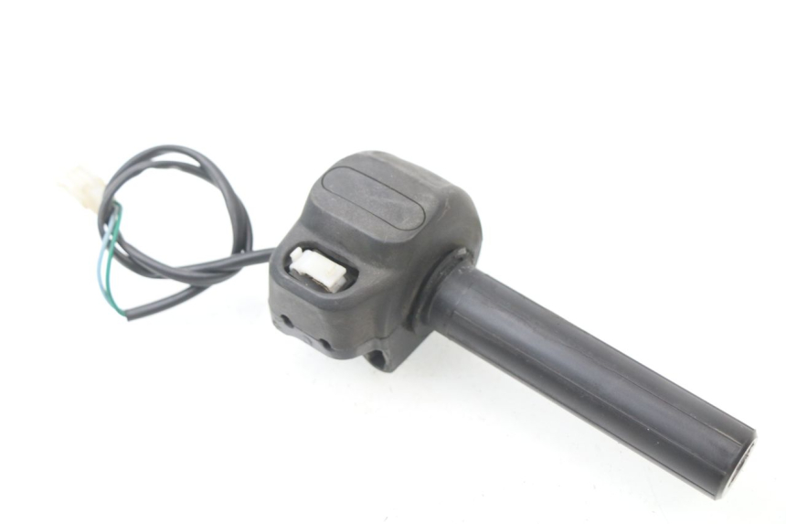 photo de INTERRUPTOR DERECHO PEUGEOT LUDIX BLASTER 50 (2006 - 2014)