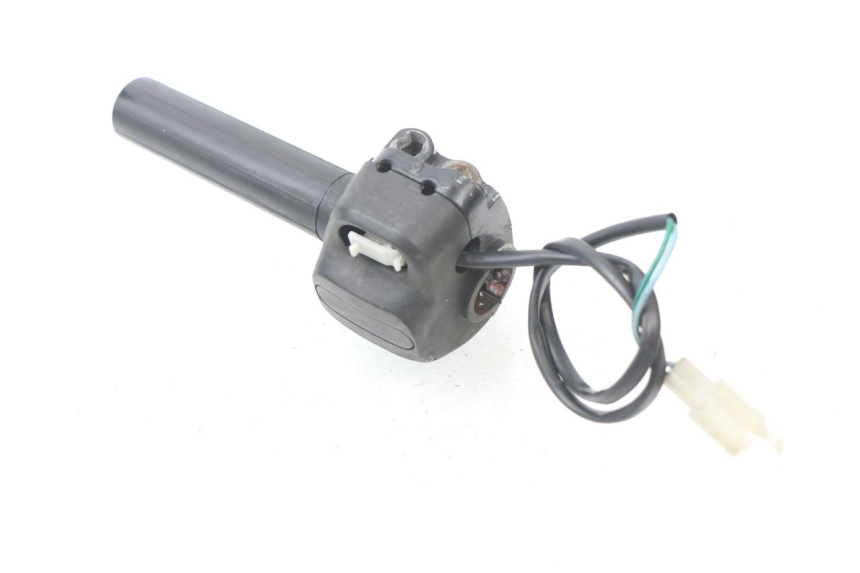 photo de INTERRUPTOR DERECHO PEUGEOT LUDIX BLASTER 50 (2006 - 2014)