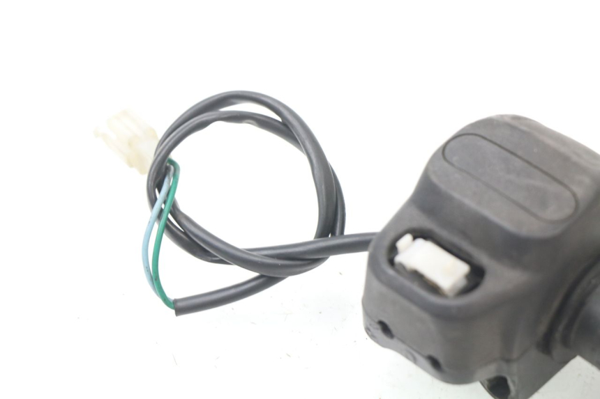 photo de INTERRUPTOR DERECHO PEUGEOT LUDIX BLASTER 50 (2006 - 2014)