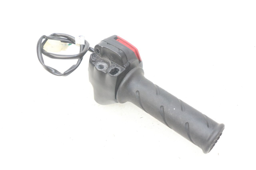 photo de INTERRUPTOR DERECHO PEUGEOT LUDIX BLASTER 50 (2006 - 2014)