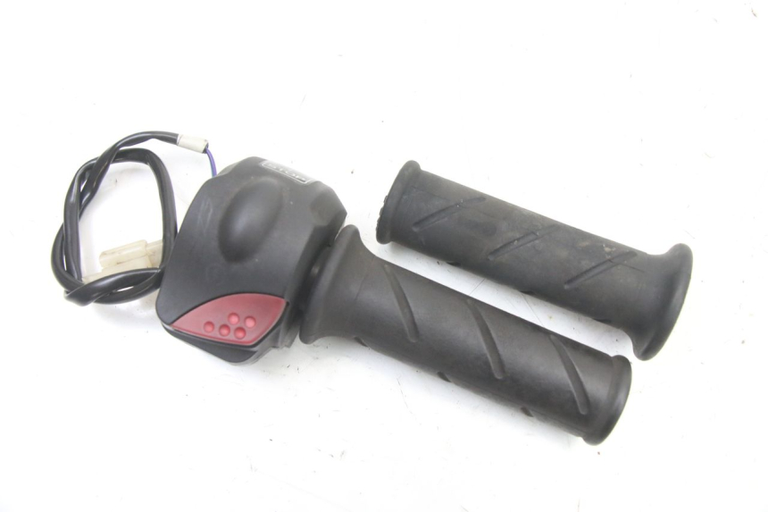 photo de CONMUTADOR DERECHA PEUGEOT TREKKER TKR 50 (2005 - 2014)
