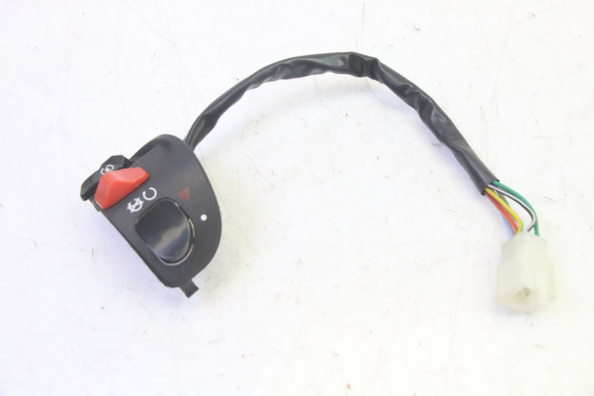 photo de CONMUTADOR DERECHA EFUN PUSA 1 - Zoom estado de uso