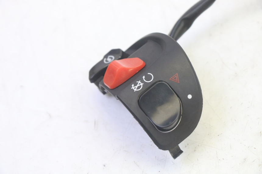 photo de CONMUTADOR DERECHA EFUN PUSA 1 - Otra perspectiva