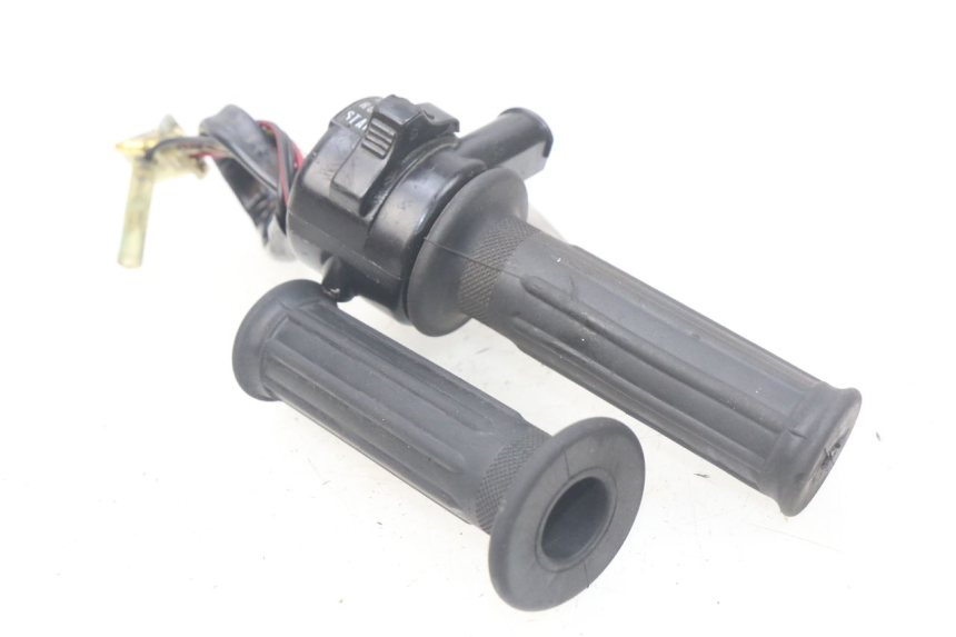 photo de INTERRUPTOR DERECHO YAMAHA PW 50 (1984 - 2020)