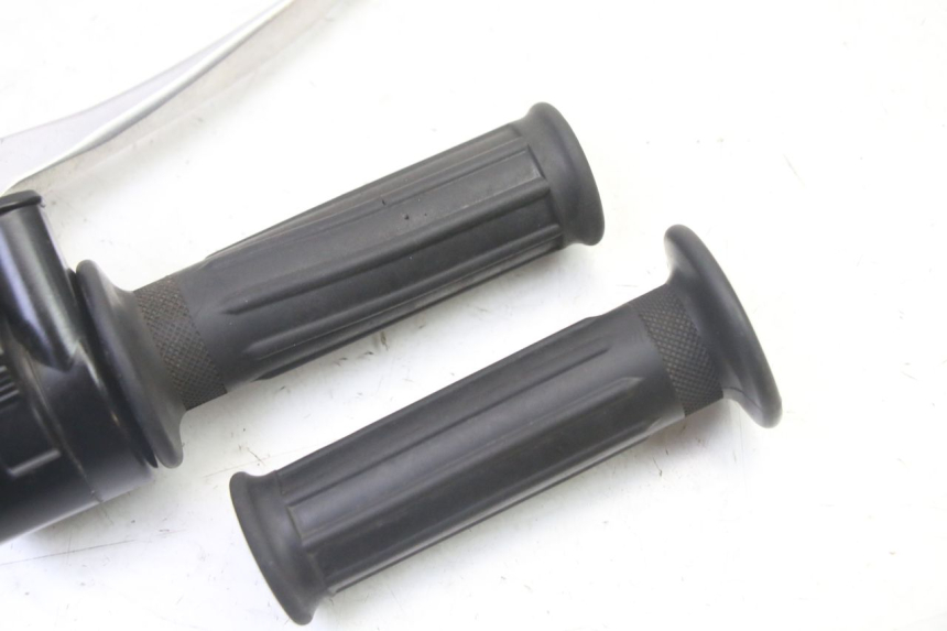 photo de INTERRUPTOR DERECHO YAMAHA PW 50 (1984 - 2020)