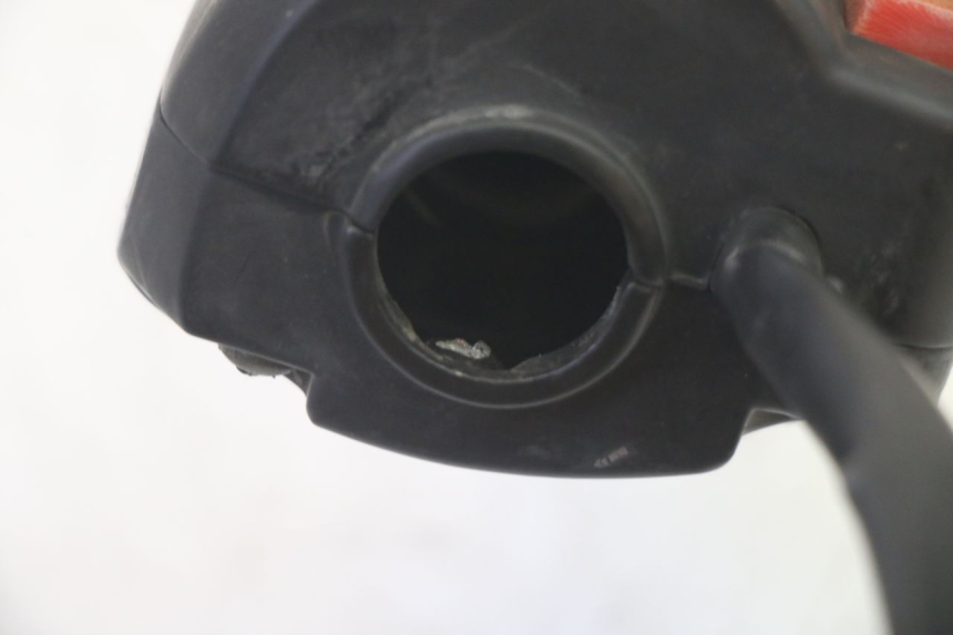 photo de INTERRUPTOR DERECHO RIDE RACE 2T 50 (2012 - 2017) - Detalles de los puntos de fijación