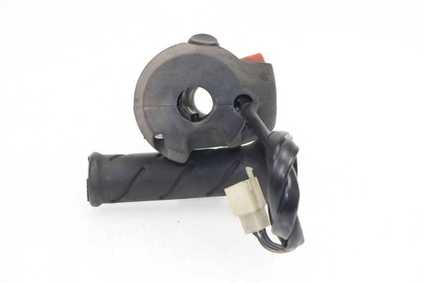 photo de INTERRUPTOR DERECHO PEUGEOT SATELIS COMPRESSOR K15 125 (2006 - 2009)