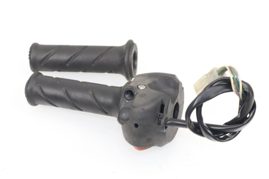 photo de INTERRUPTOR DERECHO PEUGEOT SATELIS COMPRESSOR K15 125 (2006 - 2009)
