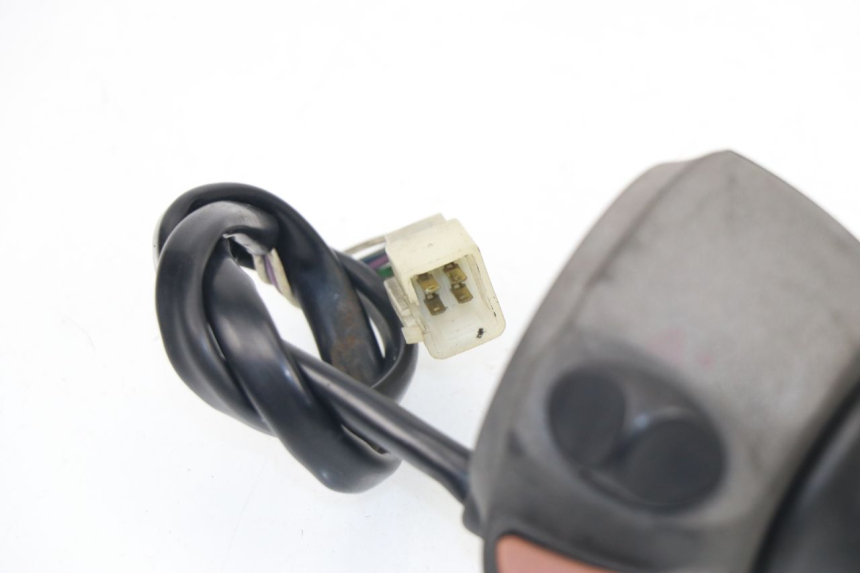 photo de INTERRUPTOR DERECHO PEUGEOT SATELIS COMPRESSOR K15 125 (2006 - 2009)