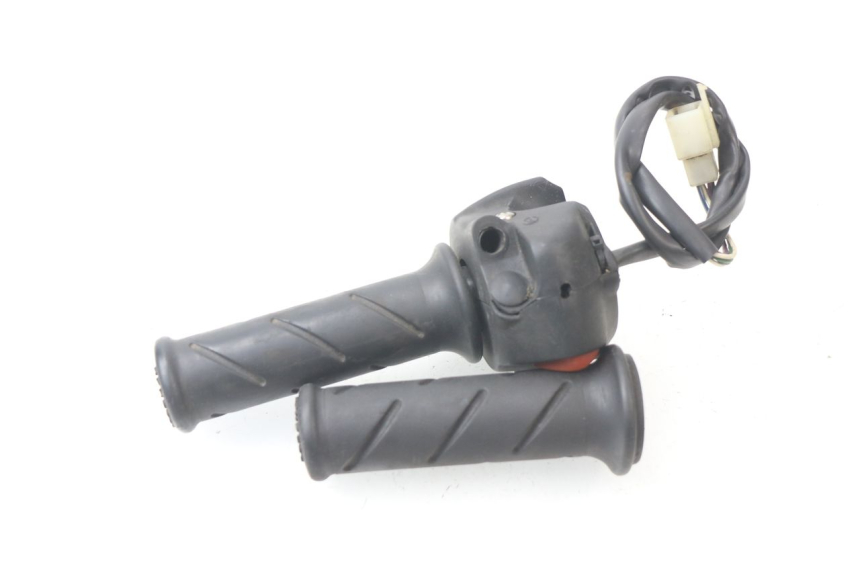 photo de INTERRUPTOR DERECHO PEUGEOT SATELIS COMPRESSOR K15 125 (2006 - 2009)