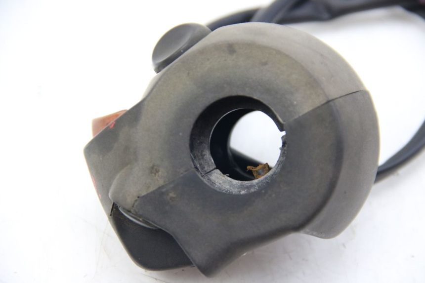 photo de INTERRUPTOR DERECHO PEUGEOT SATELIS COMPRESSOR K15 125 (2006 - 2009)