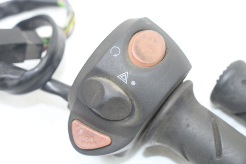 photo de CONMUTADOR DERECHA PEUGEOT SATELIS 125 (2013 - 2018)