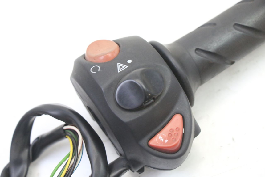 photo de CONMUTADOR DERECHA PEUGEOT SATELIS 125 (2013 - 2018)