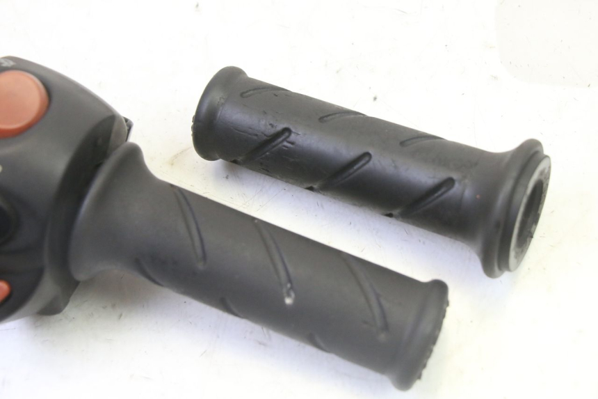 photo de CONMUTADOR DERECHA PEUGEOT SATELIS 125 (2013 - 2018)