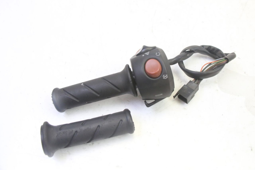 photo de CONMUTADOR DERECHA PEUGEOT SATELIS 125 (2013 - 2018)