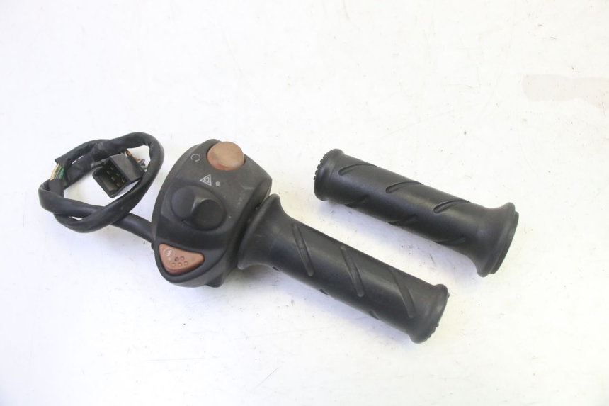 photo de CONMUTADOR DERECHA PEUGEOT SATELIS 125 (2013 - 2018)