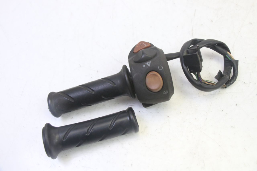 photo de CONMUTADOR DERECHA PEUGEOT SATELIS 125 (2013 - 2018)