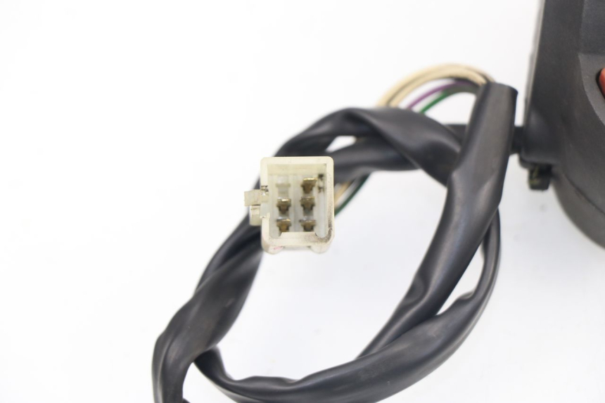 photo de INTERRUPTOR DERECHO PEUGEOT SATELIS 125 (2006 - 2009)