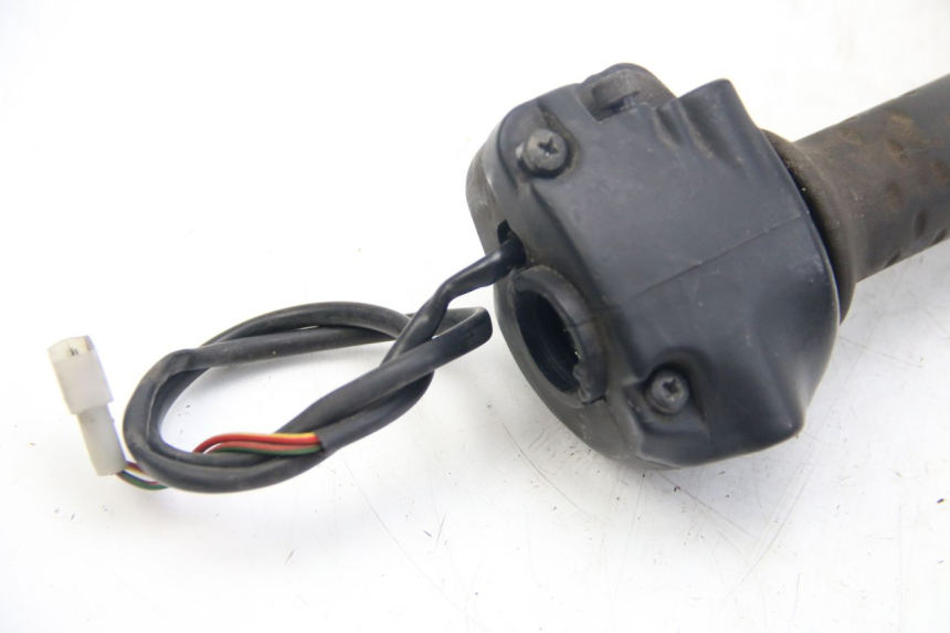 photo de INTERRUPTOR DERECHO APRILIA SCARABEO 4T 50 (2009 - 2017)