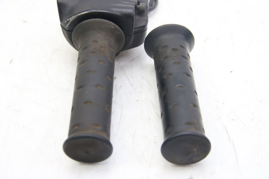 photo de INTERRUPTOR DERECHO APRILIA SCARABEO 4T 50 (2009 - 2017)