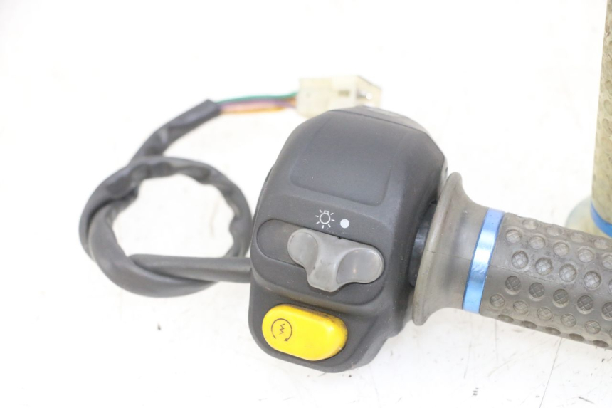 photo de CONMUTADOR DERECHA PEUGEOT SPEEDFIGHT 2 LC 50 (2000 - 2009)
