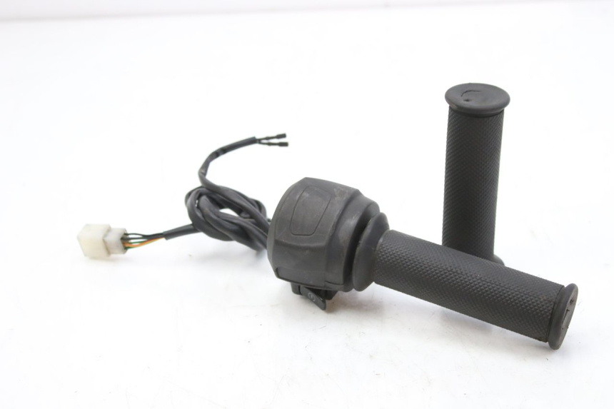 photo de CONMUTADOR DERECHA APRILIA SR R 2T LC 50 (2018 - 2021)