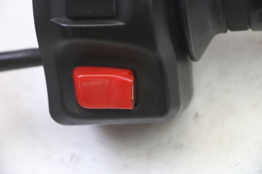 photo de CONMUTADOR DERECHA PEUGEOT STREETZONE I 2T 50 (2018 - 2020)