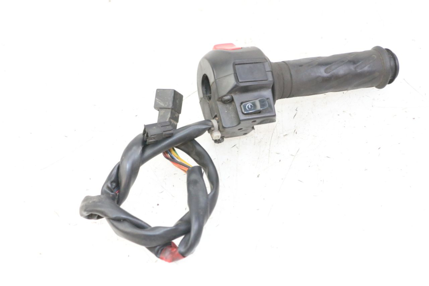 photo de INTERRUPTOR DERECHO SUZUKI BURGMAN 125 (2007 - 2014)