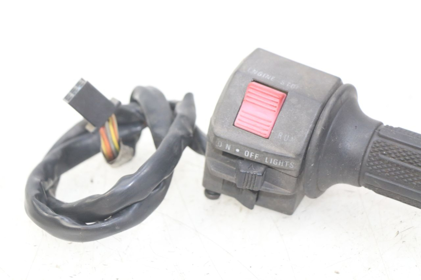 photo de INTERRUPTOR DERECHO SUZUKI GSX-F GSX  F 1100 (1988 - 1994)