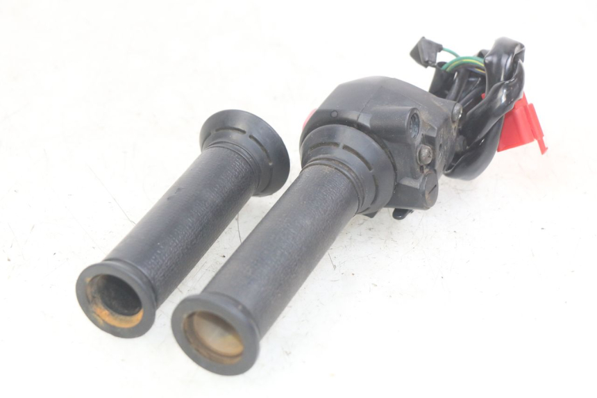 photo de INTERRUPTOR DERECHO SYM JET SPORT XR 50 (2006 - 2015)
