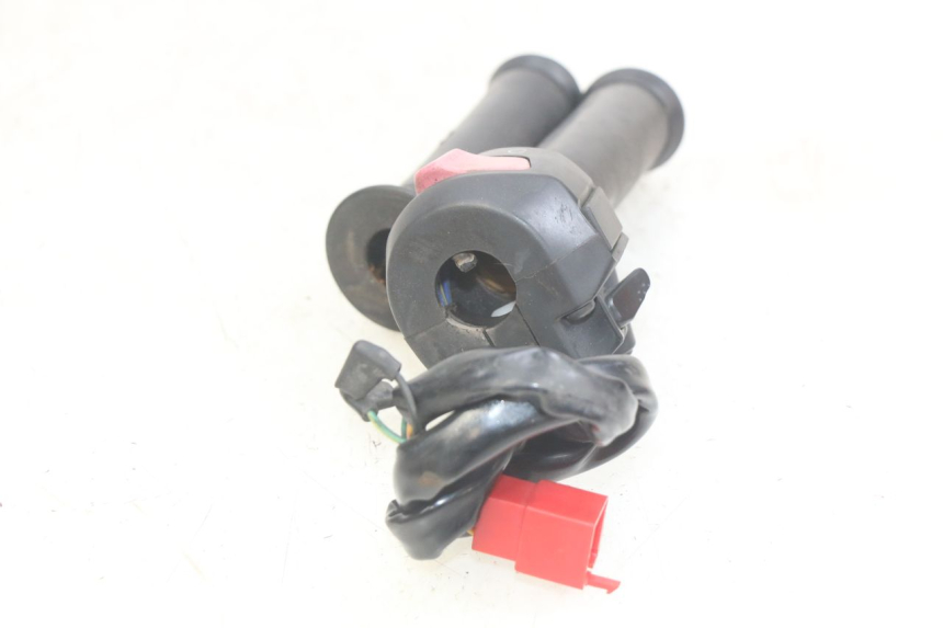 photo de INTERRUPTOR DERECHO SYM JET SPORT XR 50 (2006 - 2015)