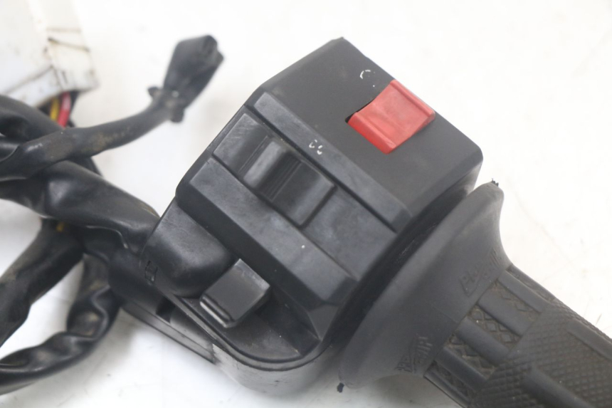 photo de INTERRUPTOR DERECHO TRIUMPH SPEED TRIPLE T301 900 (1994 - 1996)