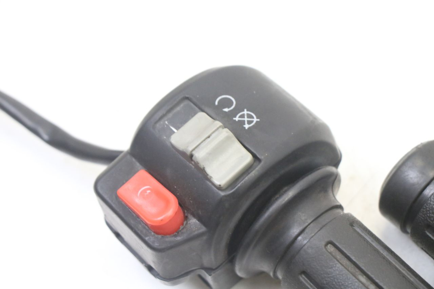 photo de INTERRUPTOR DERECHO PEUGEOT V-CLIC VCLIC 50 (2007 - 2013)