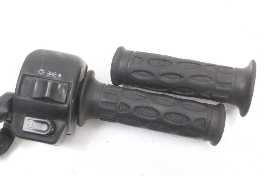 photo de CONMUTADOR DERECHA BEELINE VELOCE 4T 50 (2011 - 2020)