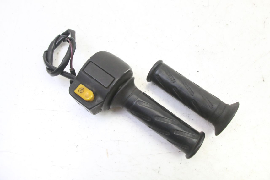 photo de INTERRUPTOR DERECHO PEUGEOT VIVACITY NEW 4T 50 (2008 - 2017)