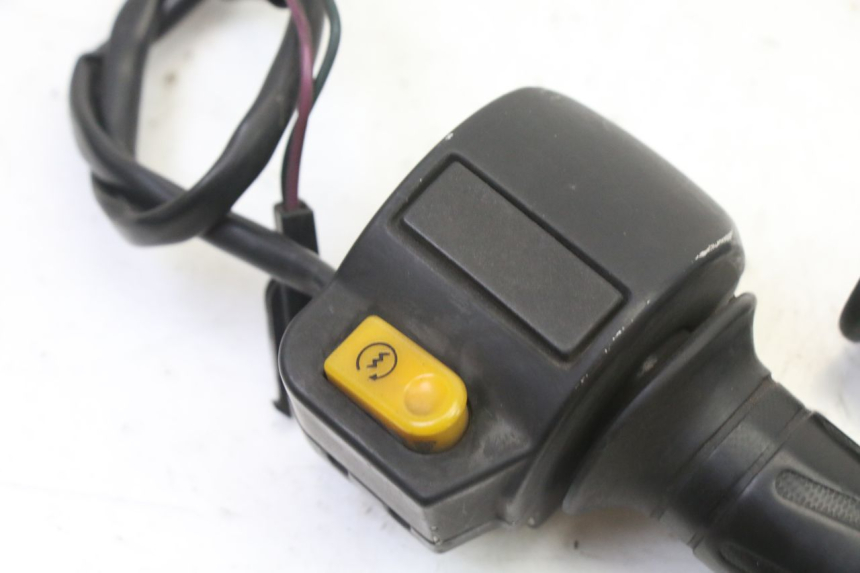 photo de INTERRUPTOR DERECHO PEUGEOT VIVACITY NEW 4T 50 (2008 - 2017)