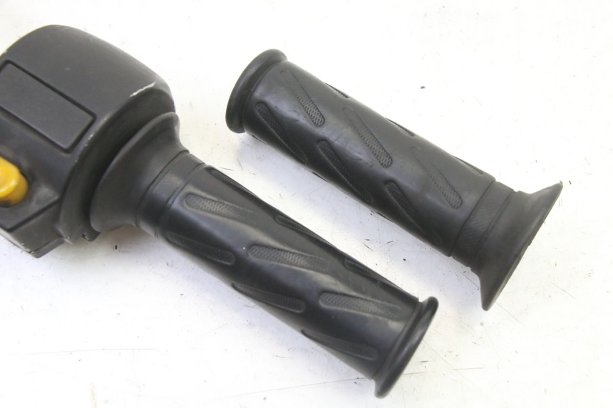 photo de INTERRUPTOR DERECHO PEUGEOT VIVACITY NEW 4T 50 (2008 - 2017)
