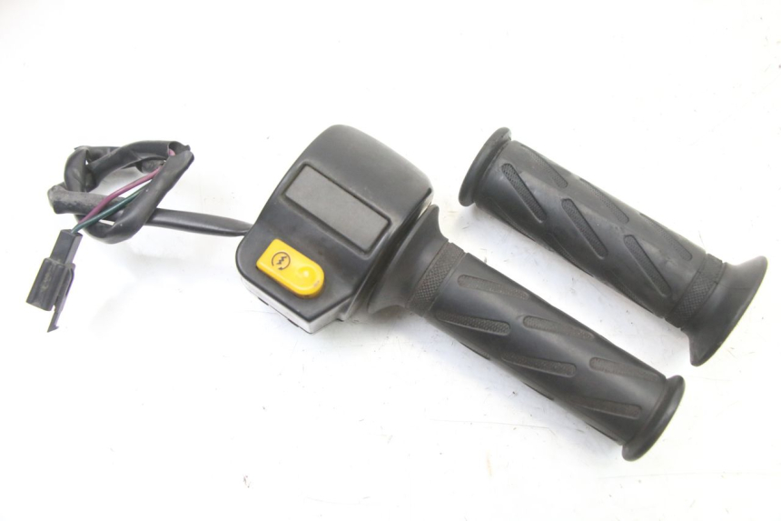 photo de CONMUTADOR DERECHA PEUGEOT VIVACITY 125 (2010 - 2017)