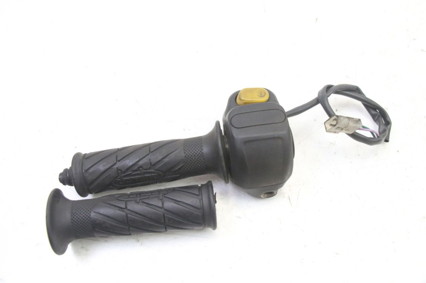 photo de INTERRUPTOR DERECHO PEUGEOT VIVACITY 50 (2004 - 2009)